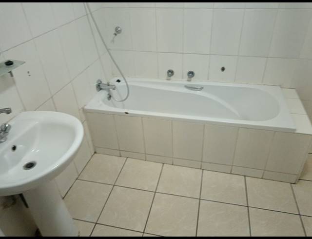 2 BEDROOM TOWNHOUSE FOR SALE IN MULBARTON